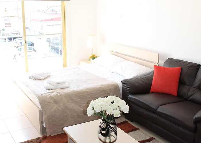 Tiffany فندق لارنكا